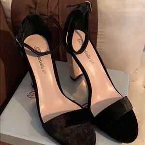Women Black Velvet Heels